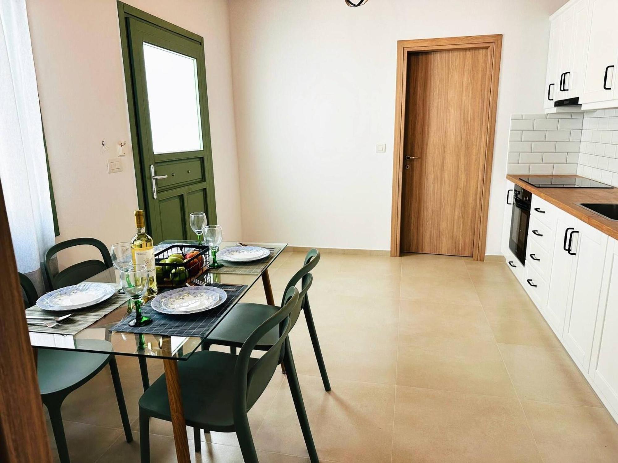 Roussos Place - Next To Splantzia Square - 2Bd 2Ba Hanya Dış mekan fotoğraf