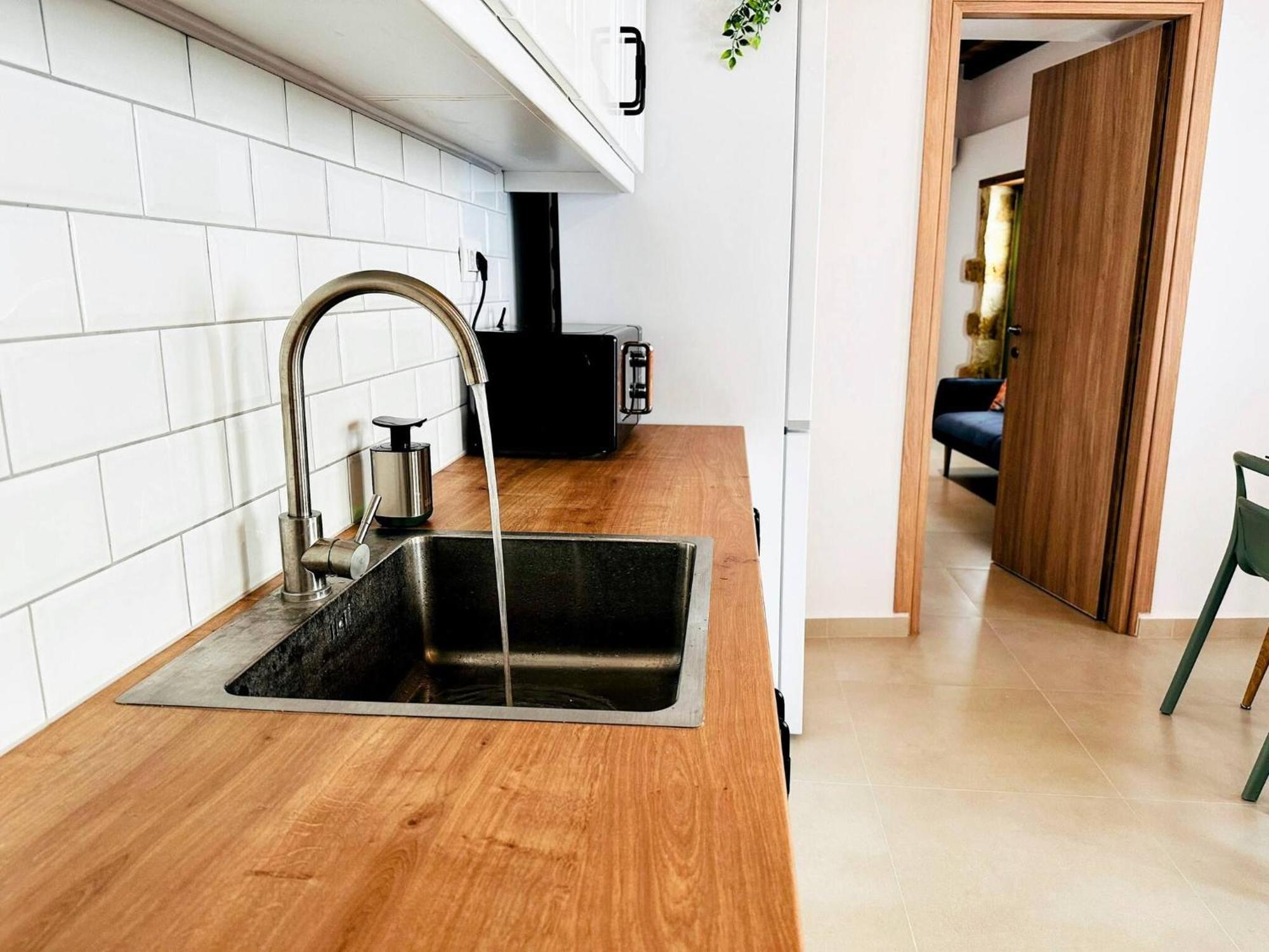 Roussos Place - Next To Splantzia Square - 2Bd 2Ba Hanya Dış mekan fotoğraf