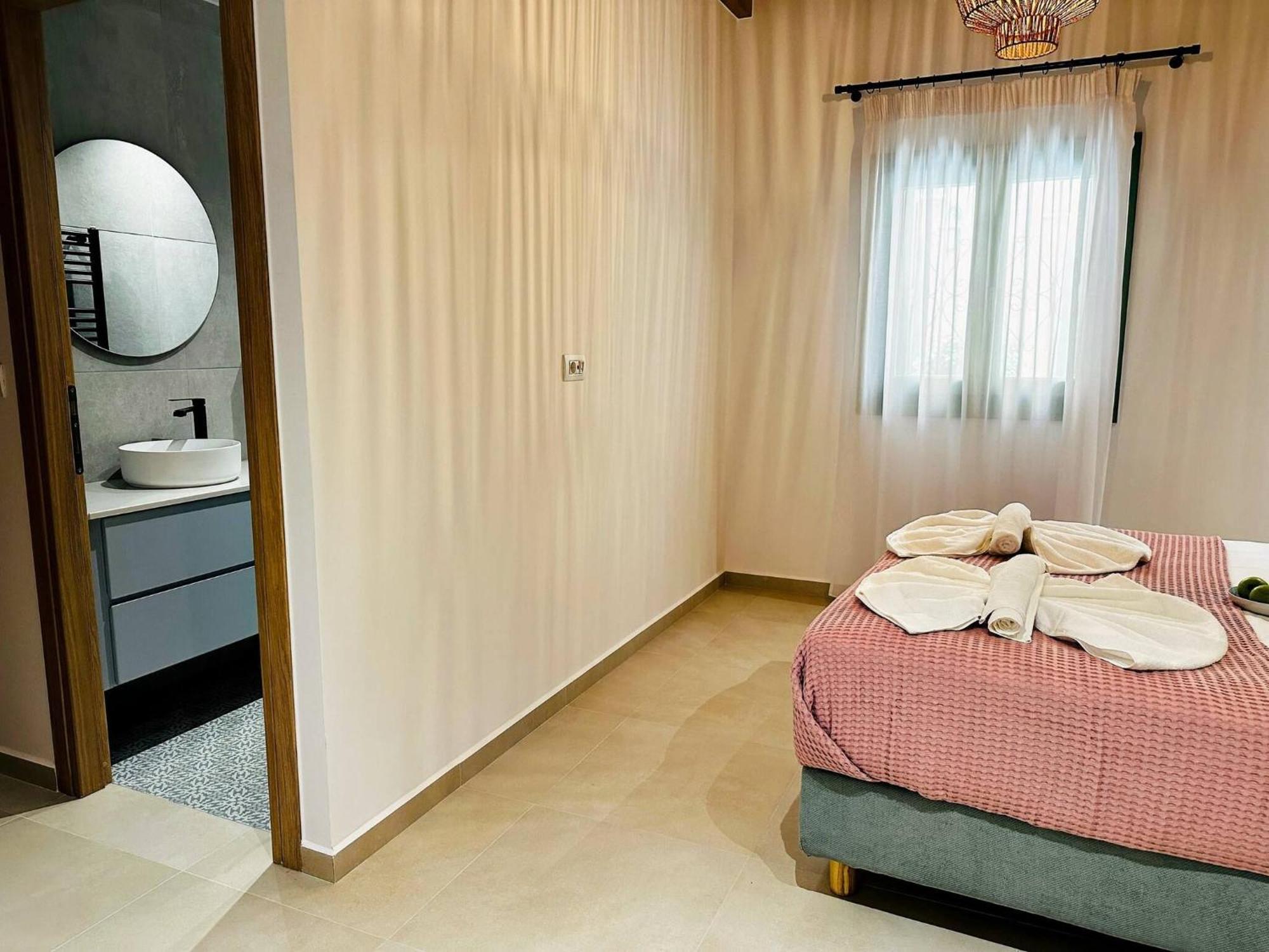 Roussos Place - Next To Splantzia Square - 2Bd 2Ba Hanya Dış mekan fotoğraf
